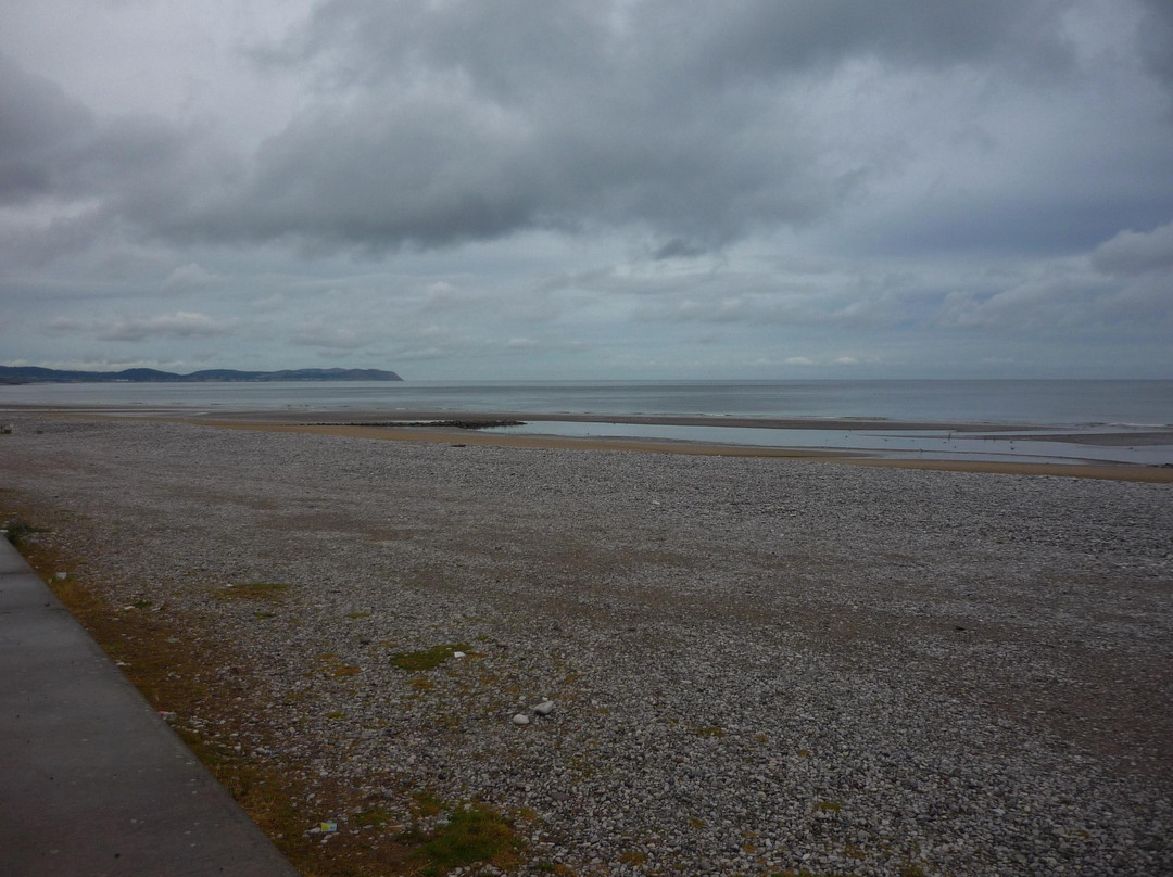 Pensarn Beach景点图片