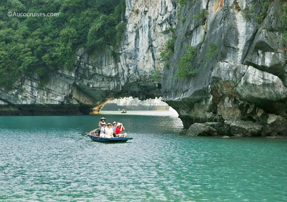 Sail Back in Time Day Tour-河内必去景点