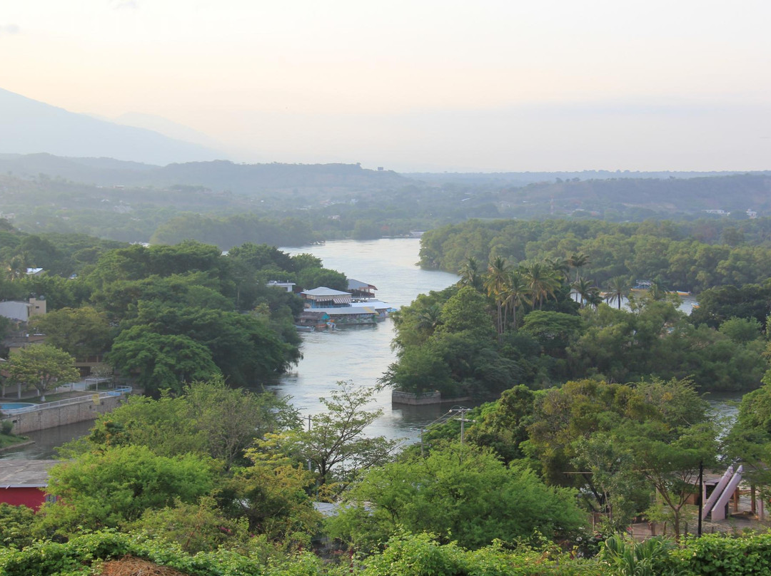 River Side Hotel主图