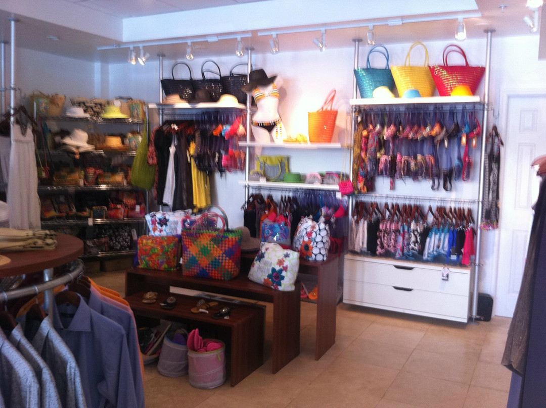 Funky Monkey Lifestyle Wear-大开曼岛必去景点