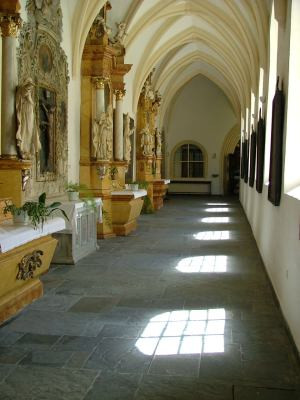 St Michael's Church-奥洛穆克必去景点