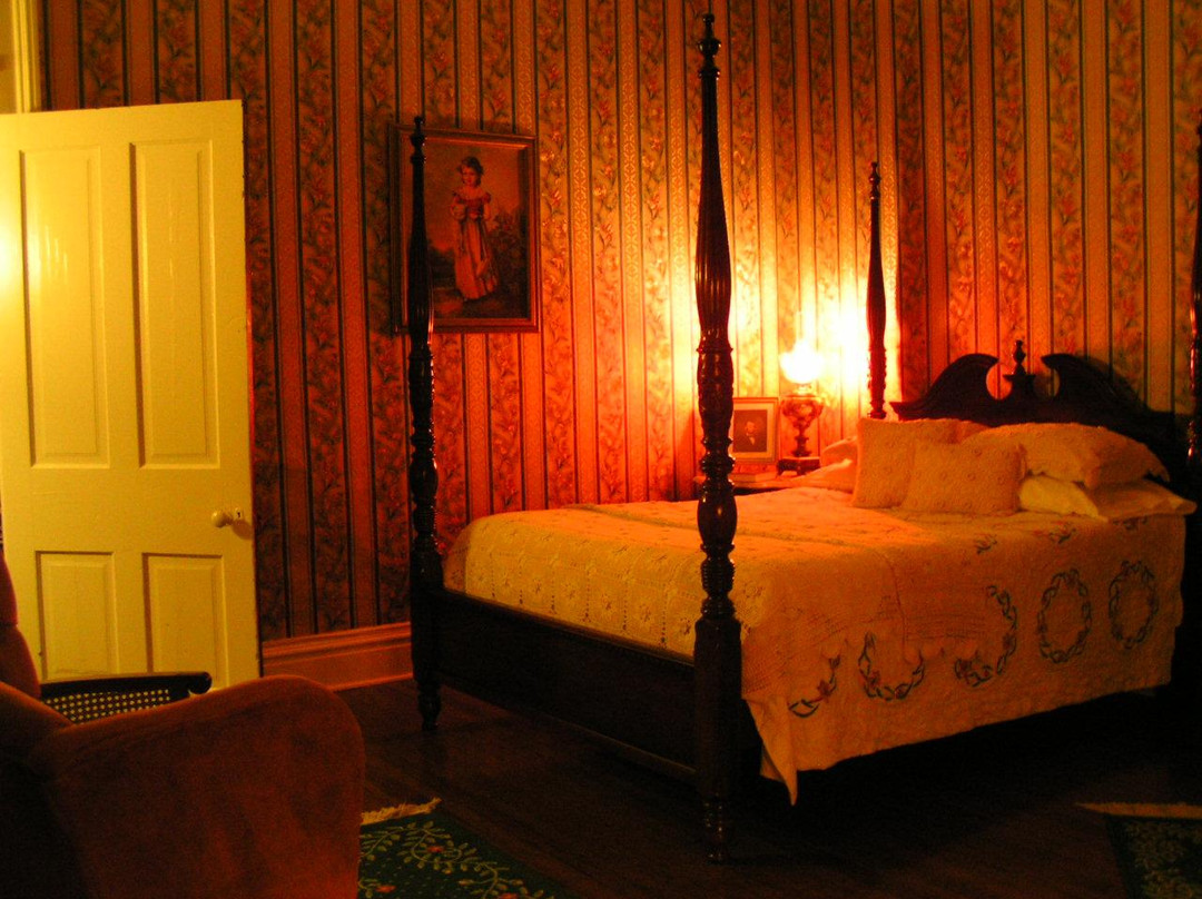Cave Spring Farm Bed and Breakfast and Cave Spring Caverns