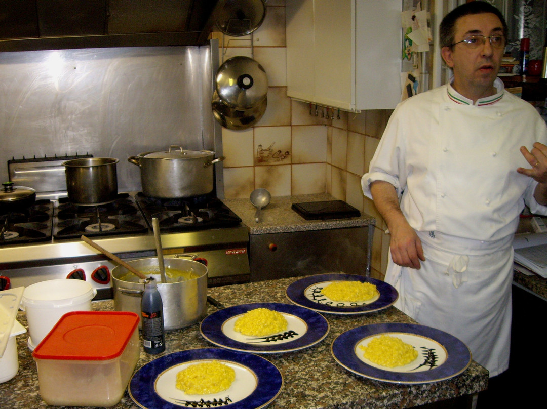 Ristorante Il Caminetto Cookery Lessons-瓦伦纳必去景点