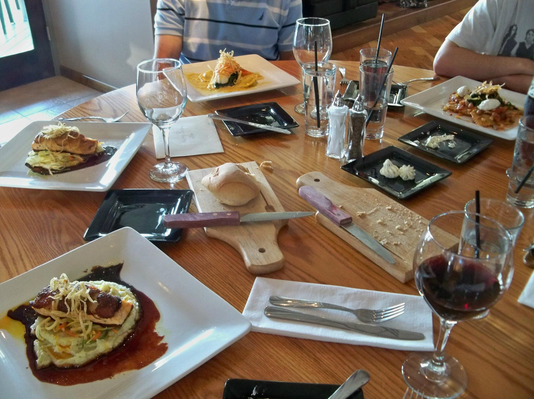 Baldwinsville餐馆和美食-The Suds Factory River Grill