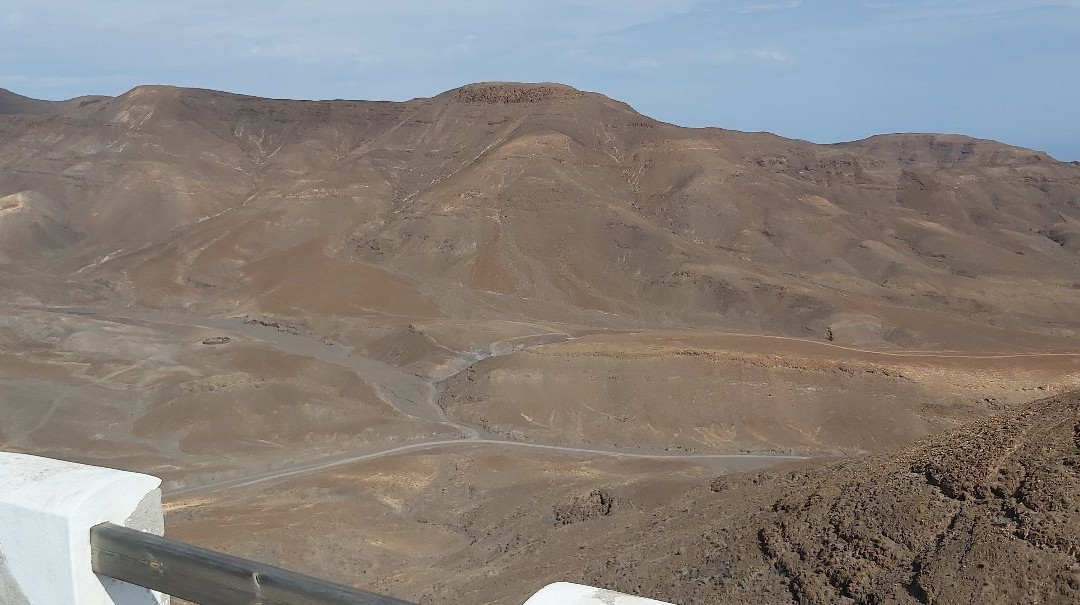 Mirador De La Entallada景点图片
