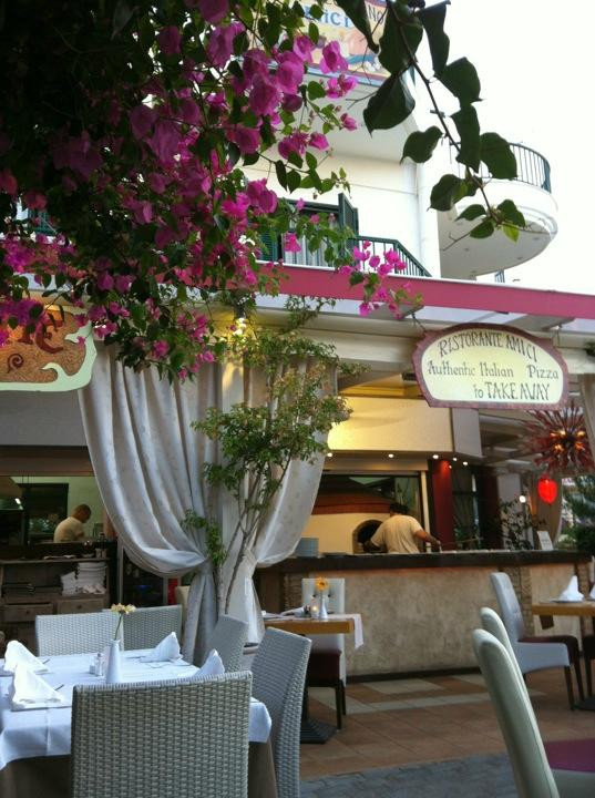 AMICI Italian Restaurant & Steak House