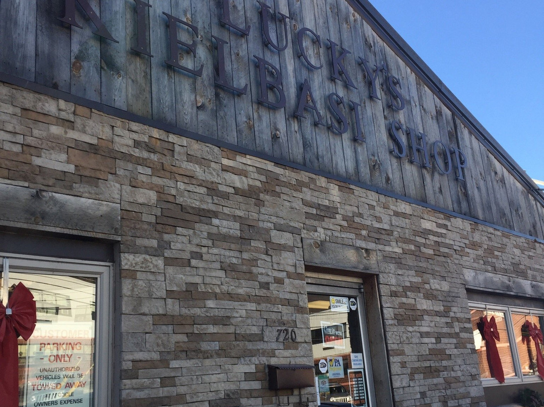 Shenandoah餐馆和美食-Lucky's Corner Deli & Kielbasi Shop