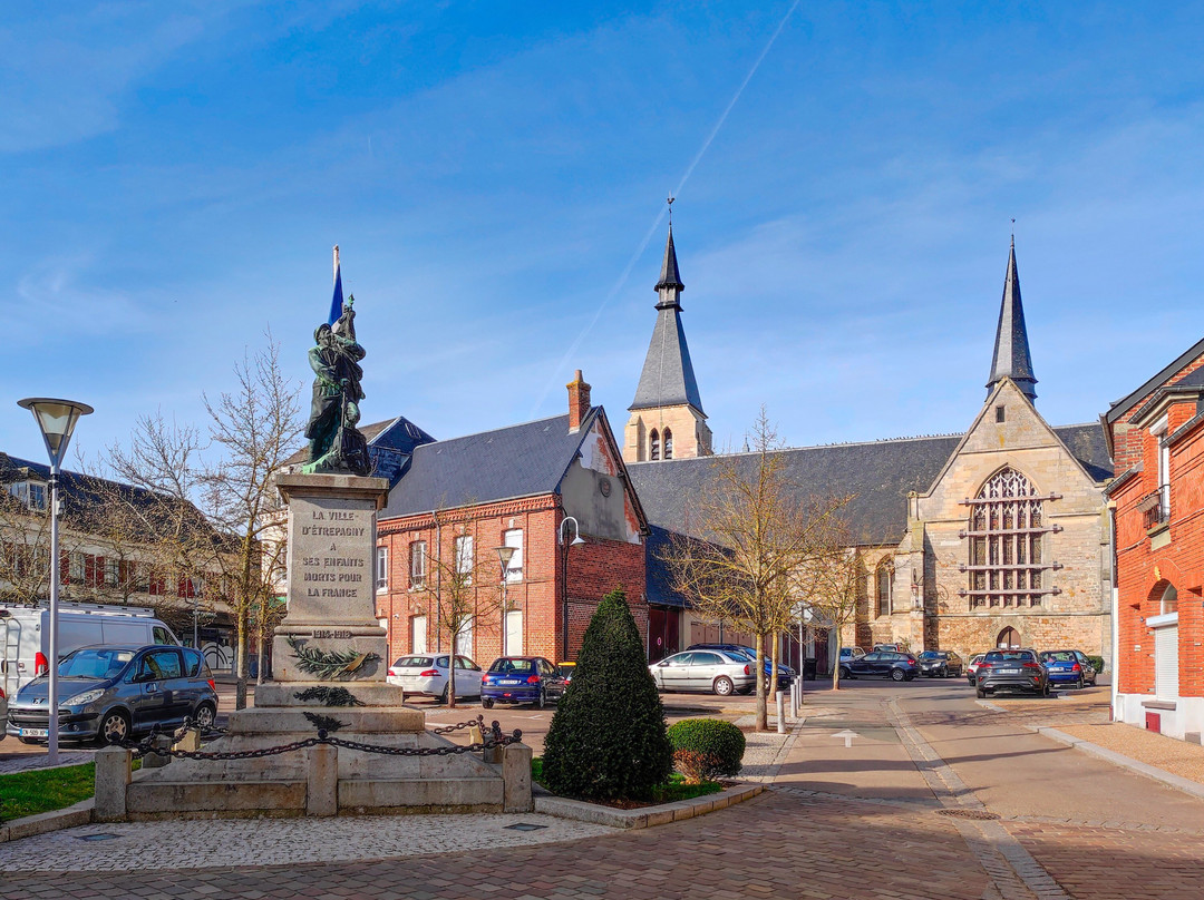 Monument Aux Morts d'Etrepagny