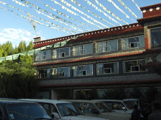 神湖酒店主图