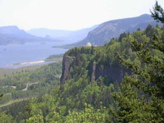 摩特诺玛瀑布-Bridal Veil必去景点