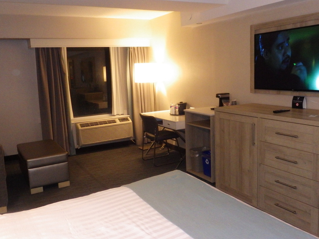 帝国酒店和套房主图