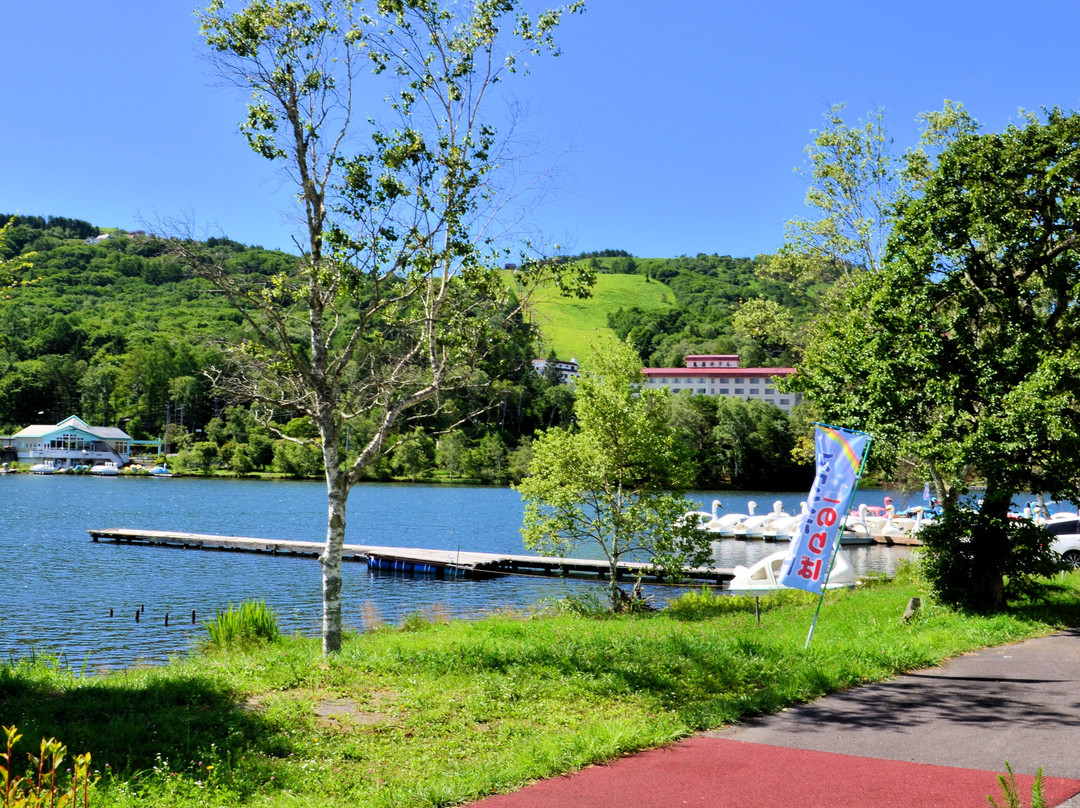 Lake Shirakaba景点图片