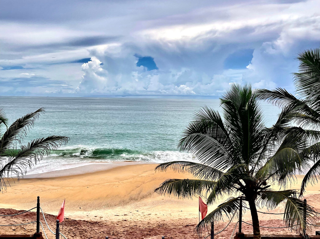 孔雀海滩酒店主图