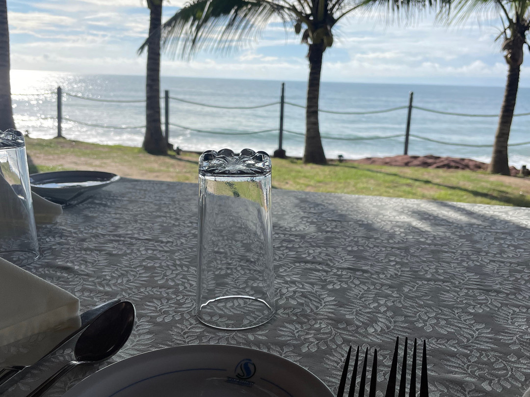 孔雀海滩酒店主图