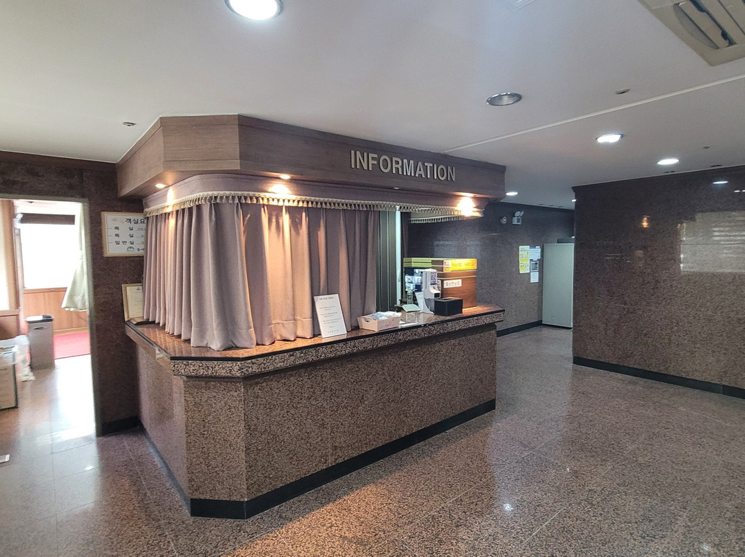 Donga Hotel主图