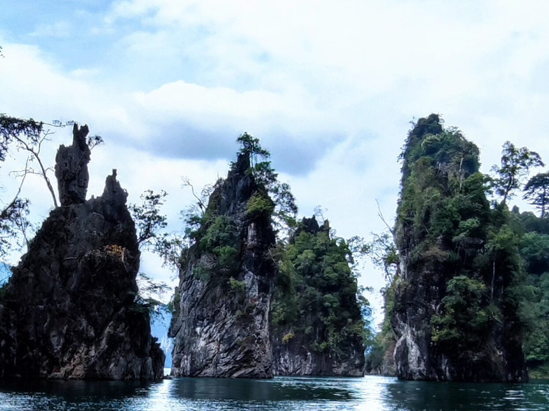 索克雨林度假村主图