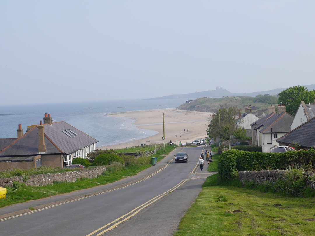 Low Newton-by-the-Sea-Beach景点图片