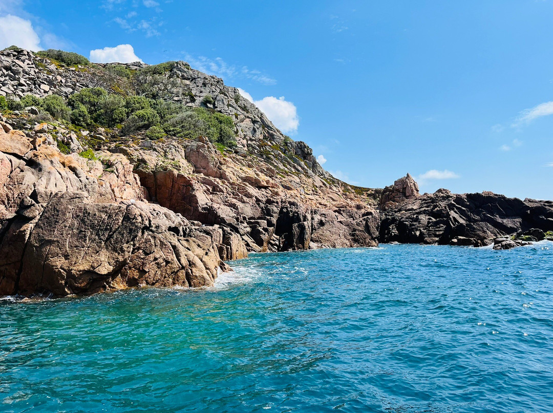 Nauti Buoy Ribs-St. Helier必去景点