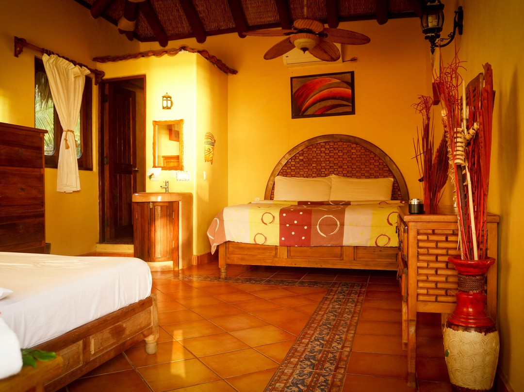 Tronco Bay Inn Resort主图