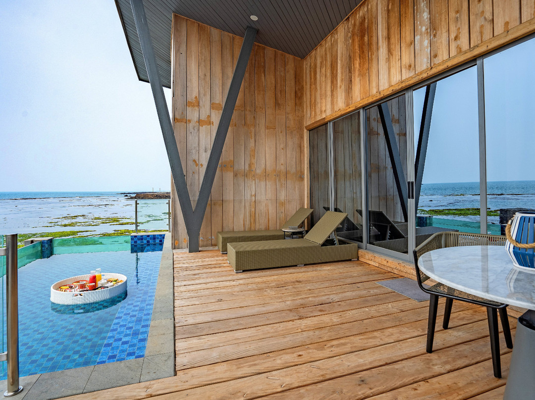 阿斯顿安亚海滩酒店主图