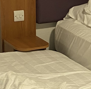 德比东普瑞米尔酒店主图