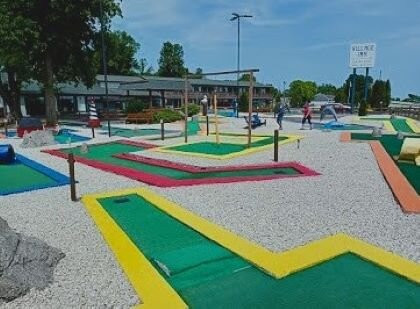 Village Inn On The Lake Hotel & Rv Park主图