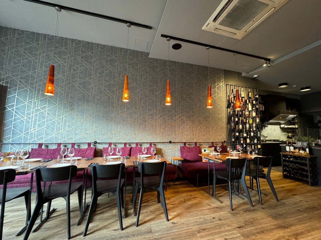 Cruor Wine Bar & Diner