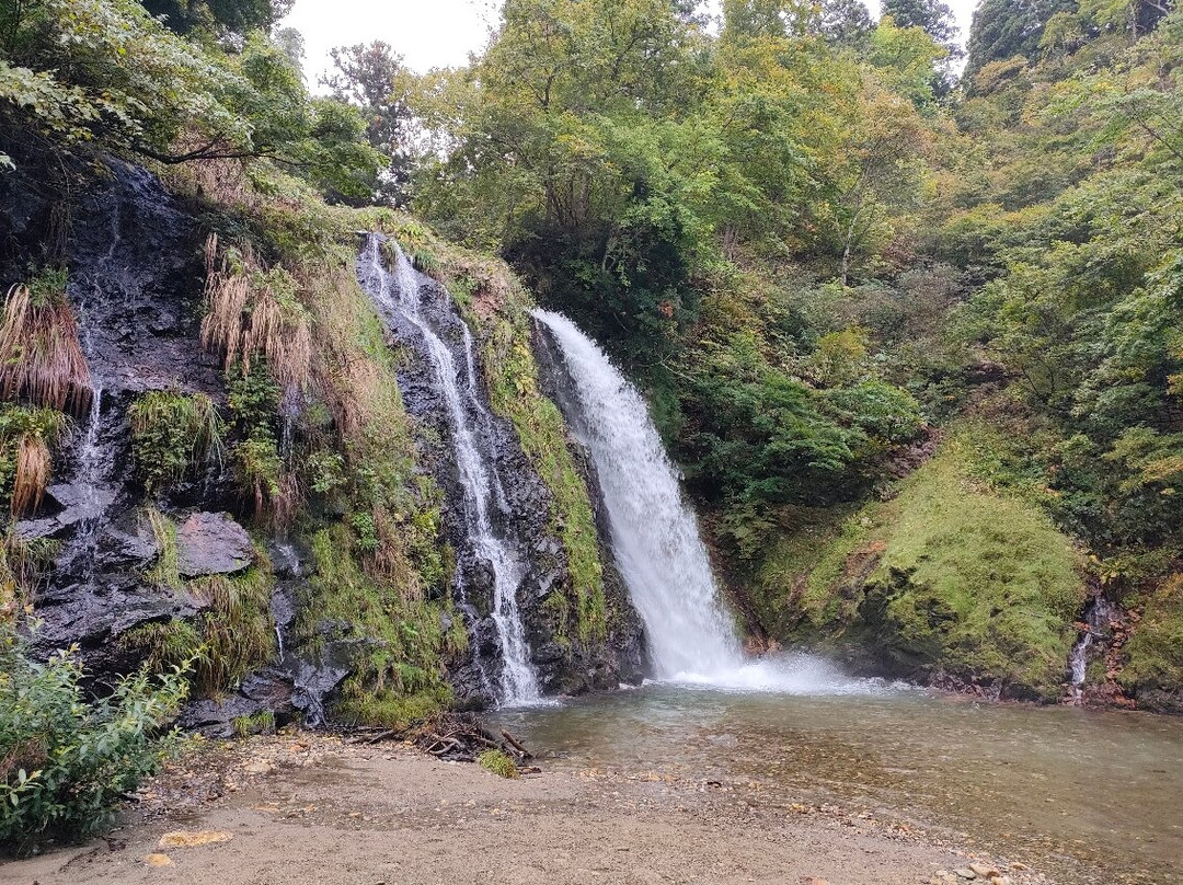 Shirugane Falls-尾花泽市必去景点