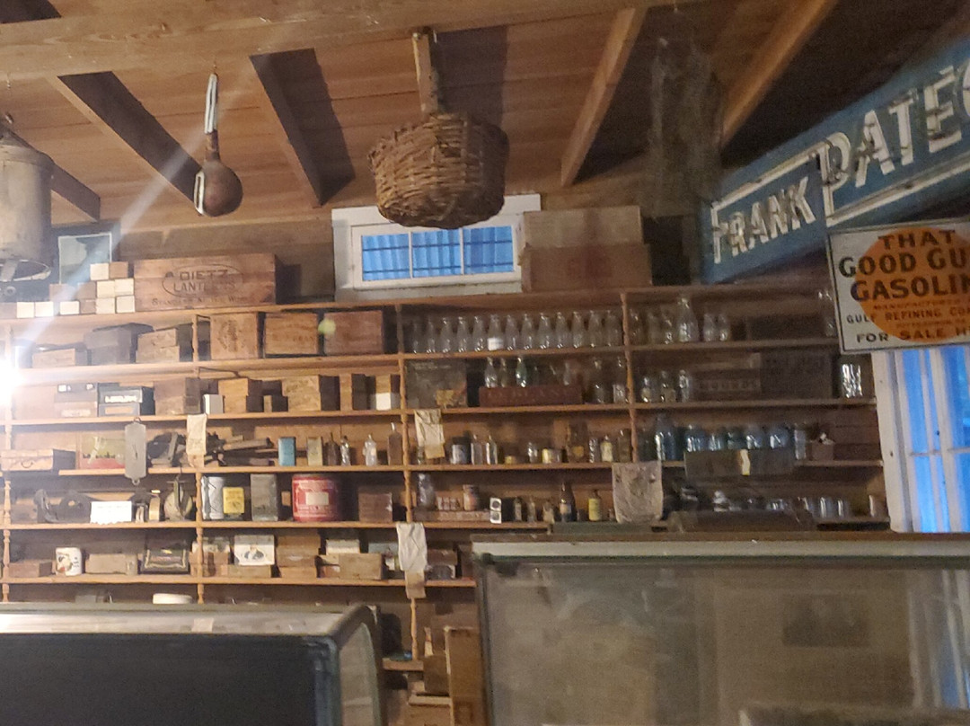 Smith H J & Sons General Store and Museum-卡温顿必去景点