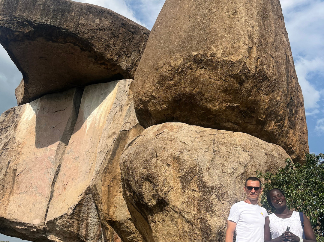 Kit Mikayi-基苏木必去景点