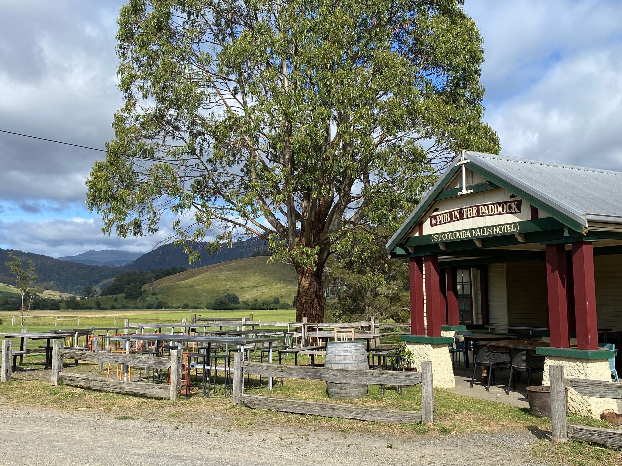 Pub in the Paddock-官方