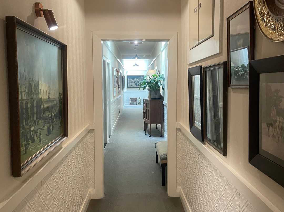 The State Hotel主图