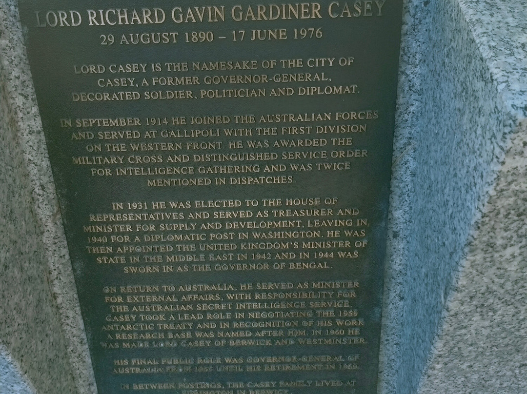 Berwick War Memorial and Plantation-伯威克必去景点