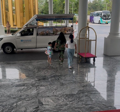 芭堤雅中天海滩温德姆酒店主图