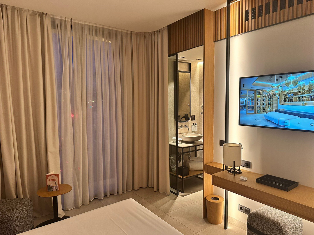 Hotel Puerta Serranos