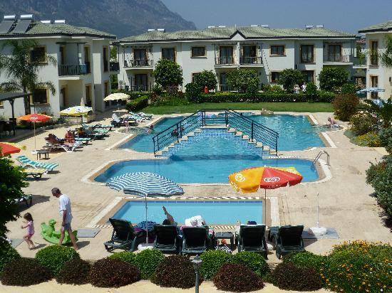 Green Holiday Village主图