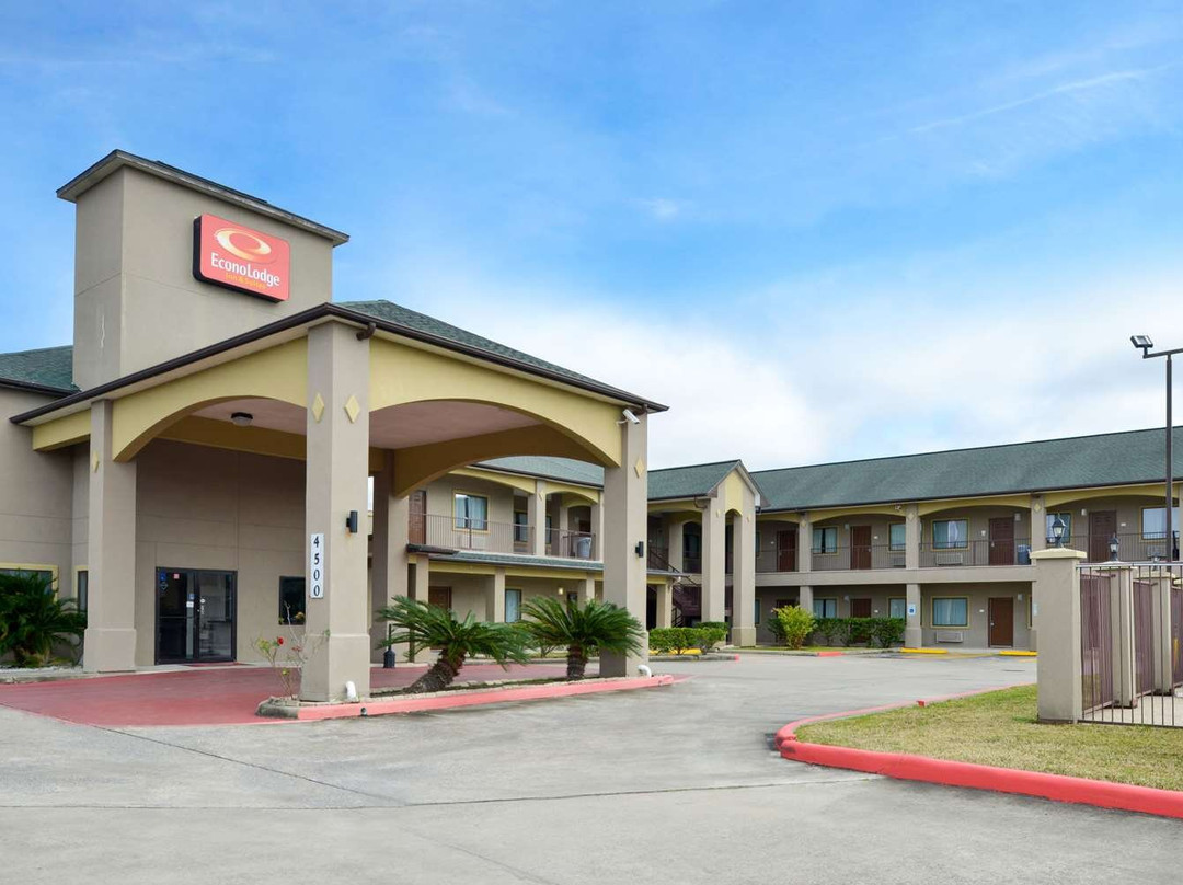 Econo Lodge Inn & Suites Port Arthur Near Sabine Pass