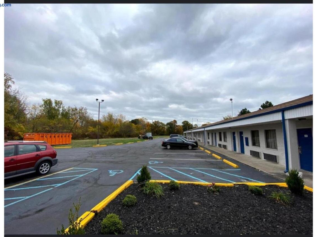 Deluxe Inn By Oyo Near Toledo Ohio