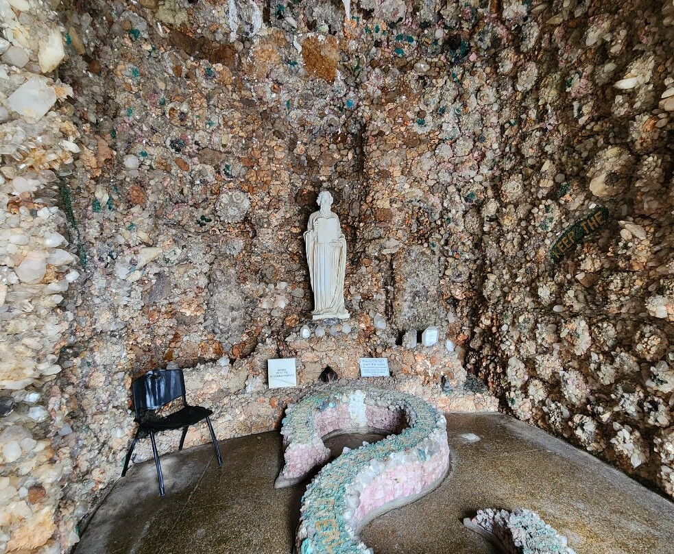 Shrine of the Grotto of the Redemption-West Bend必去景点