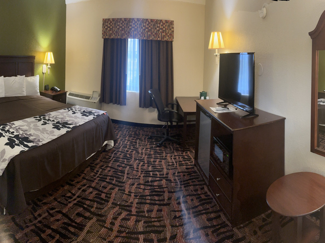 伊克诺米旅馆主图