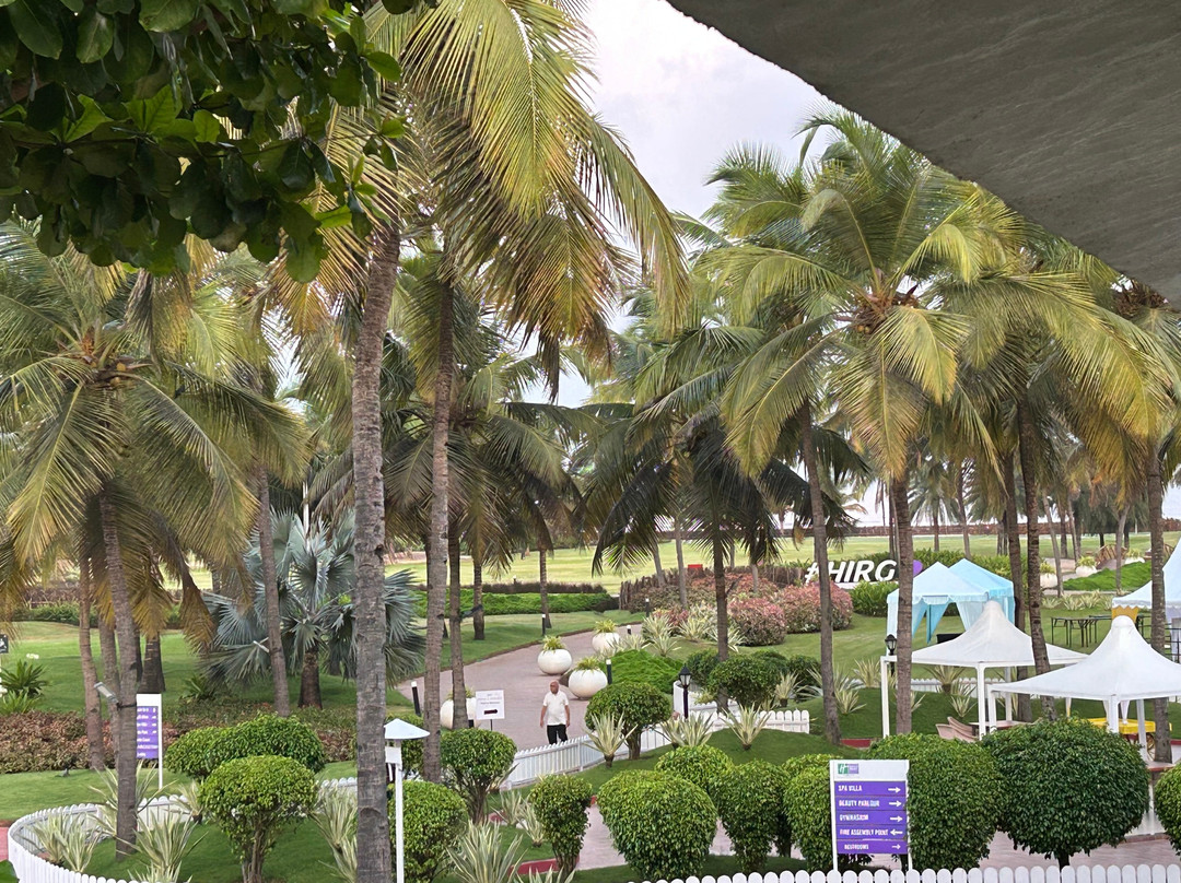 果阿度假胜地假日酒店主图