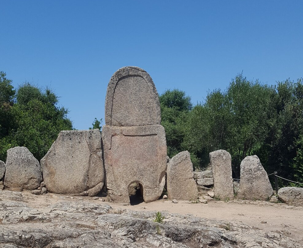 Tomba dei Giganti di Coddu Vecchiu-Arzachena必去景点