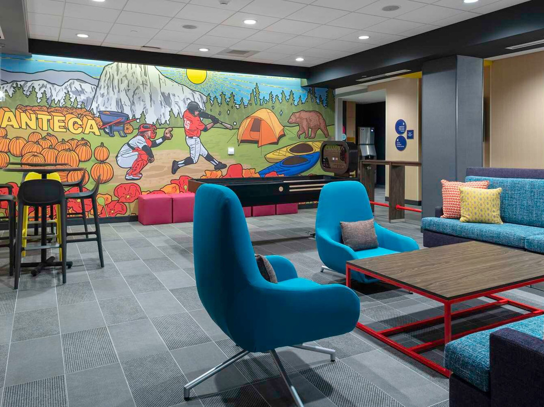 Tru by Hilton Manteca