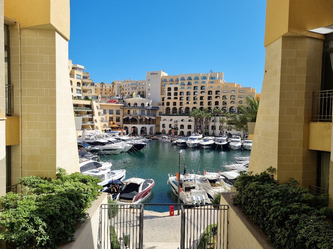 Portomaso Marina-圣朱利安斯必去景点