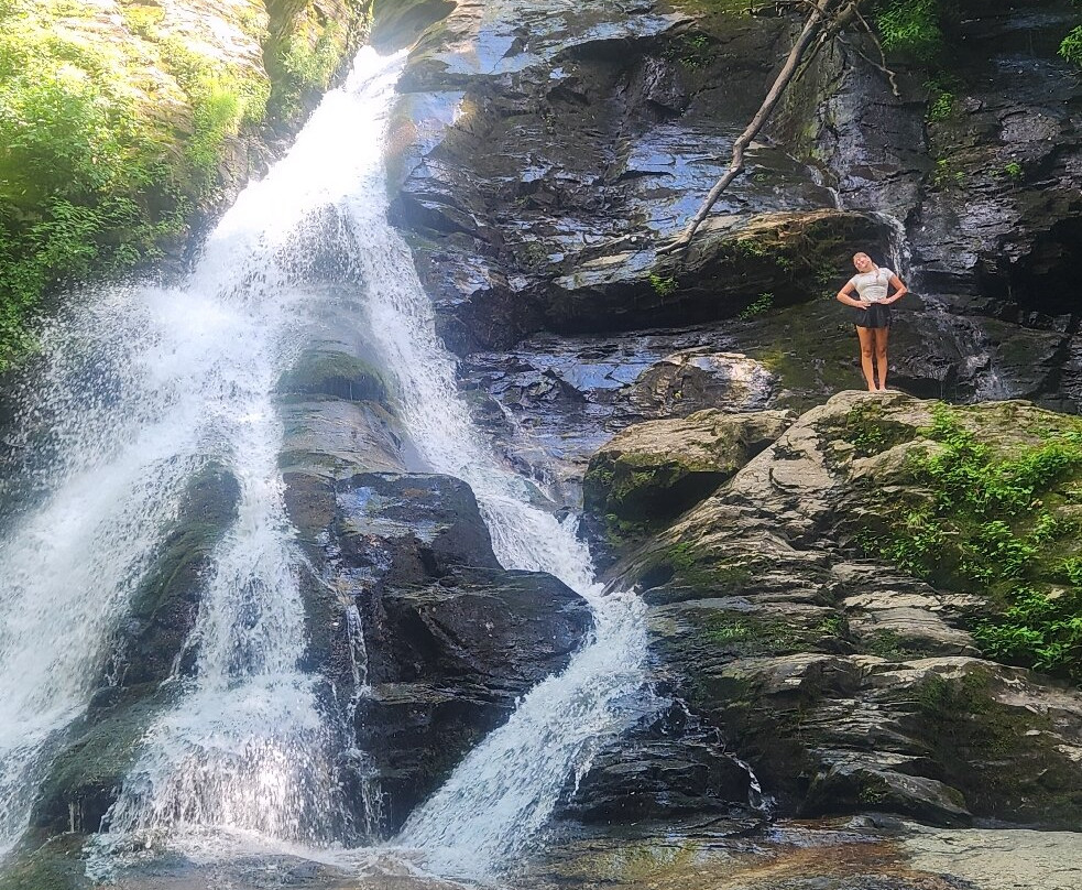 High Shoals Falls Trail-Hiawassee必去景点