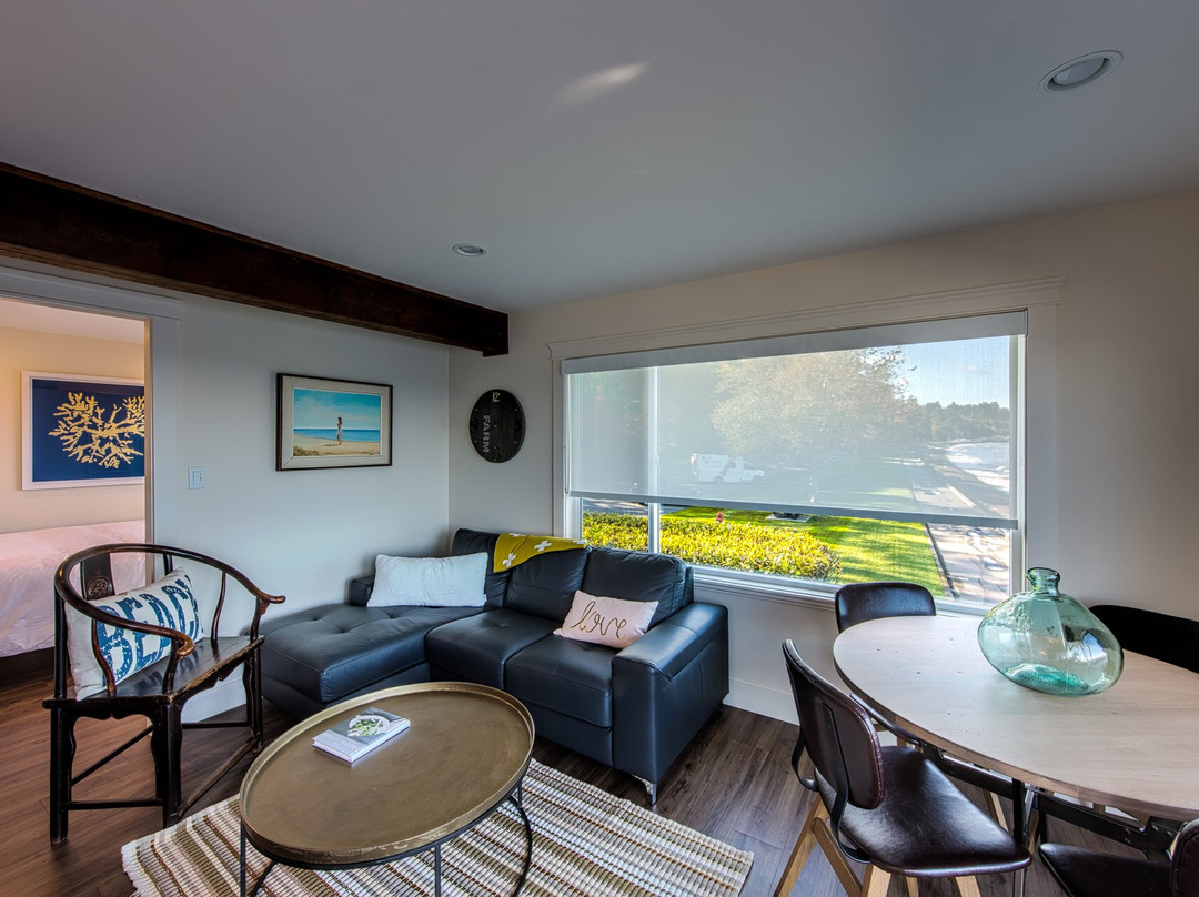 Qualicum Beach Ocean Suites