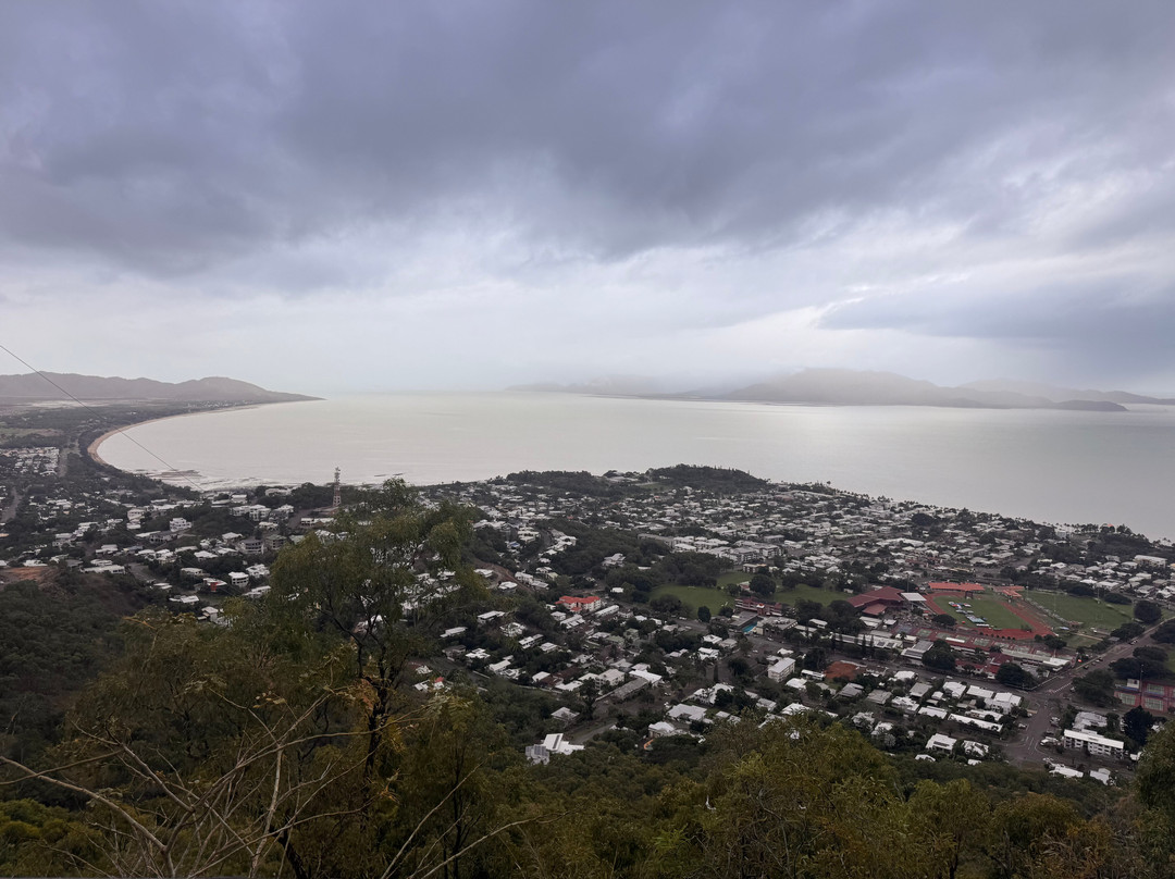 Castle Hill Lookout-汤斯维尔必去景点