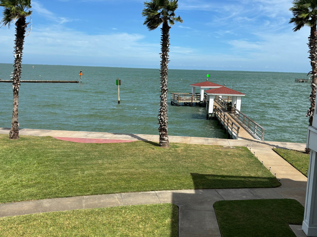 阿兰萨斯湾灯塔酒店主图