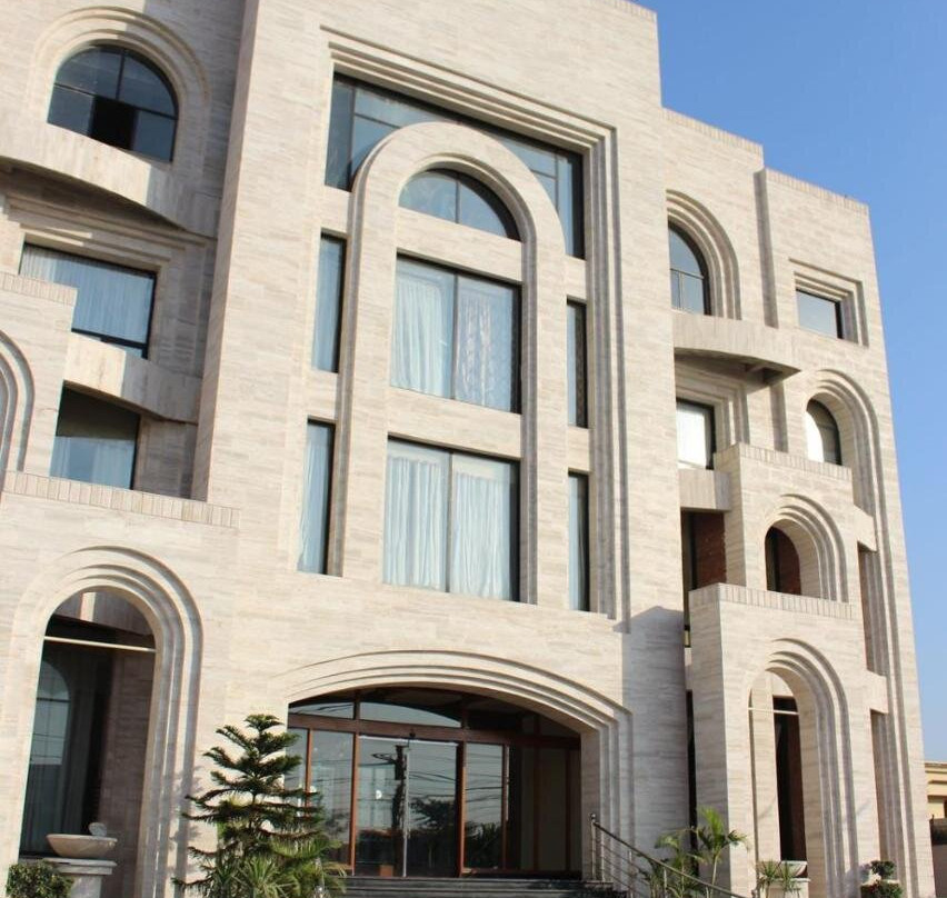 Faletti's Grand Gujranwala