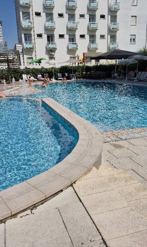 Hotel Luxor主图